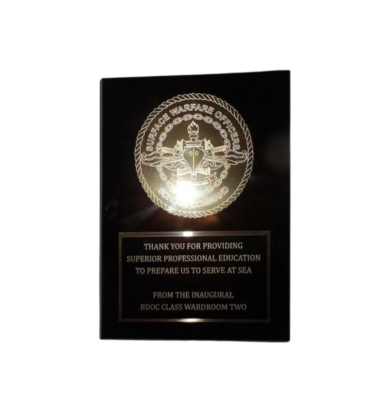 BLACK PIANO FINISH PLAQUE WITH GOLD CREST